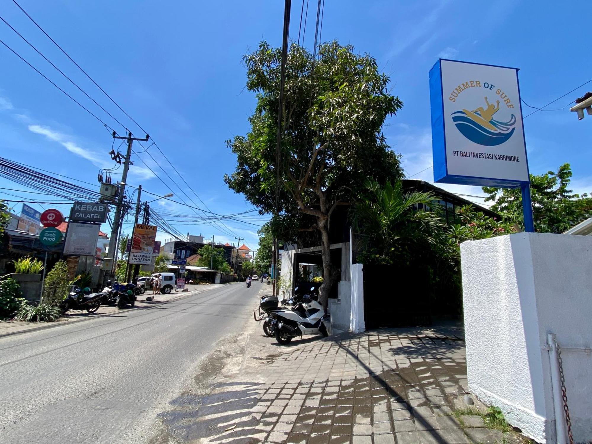 Summer Of Surf Hostel Uluwatu Ungasan Exteriör bild