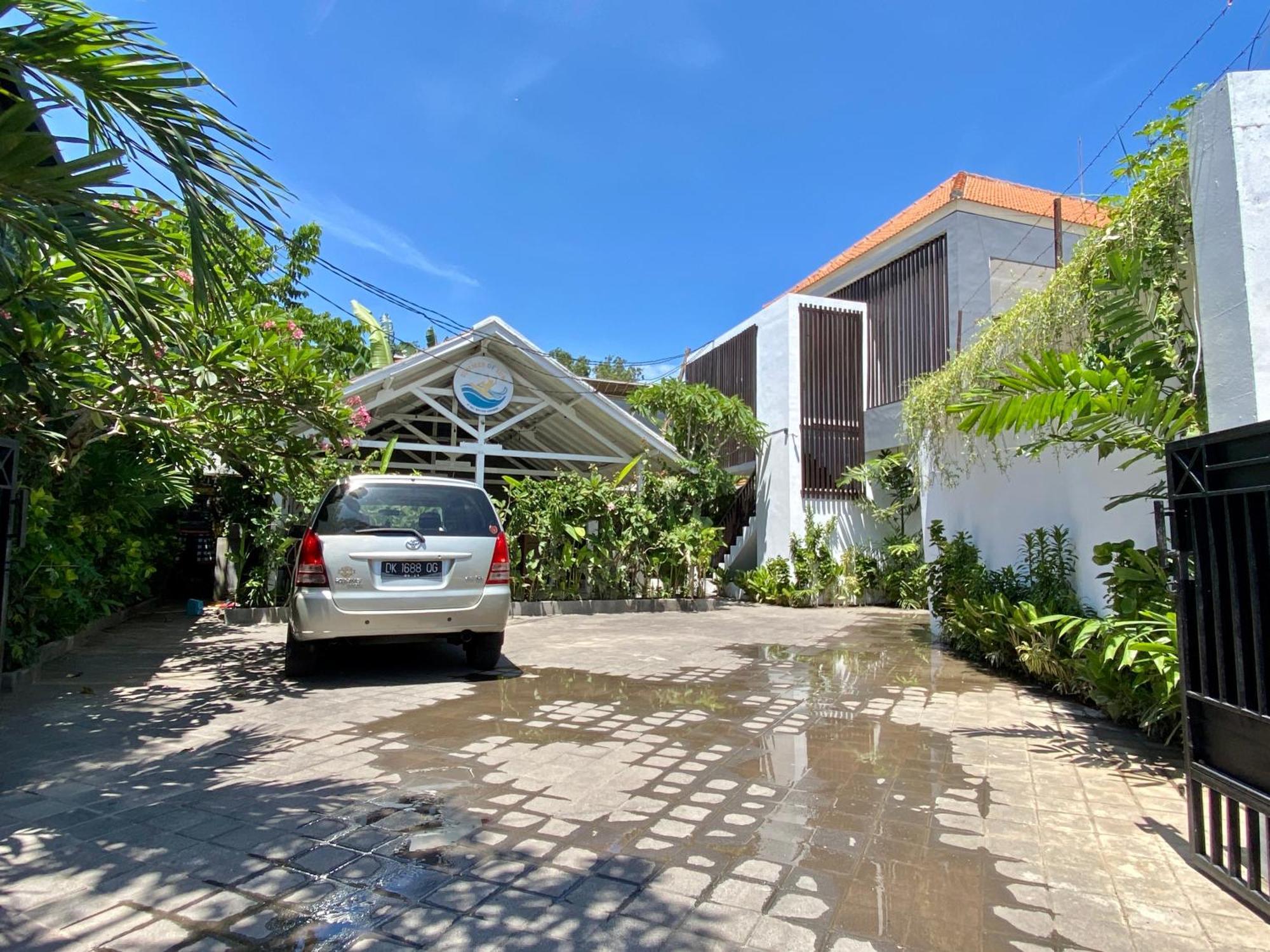 Summer Of Surf Hostel Uluwatu Ungasan Exteriör bild