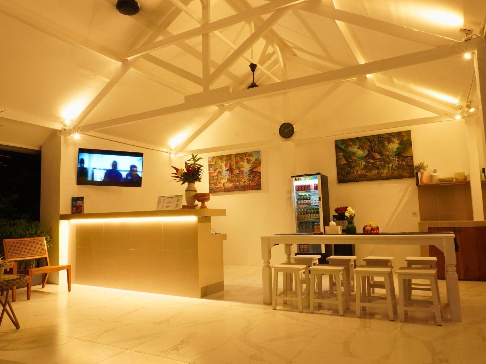 Summer Of Surf Hostel Uluwatu Ungasan Exteriör bild