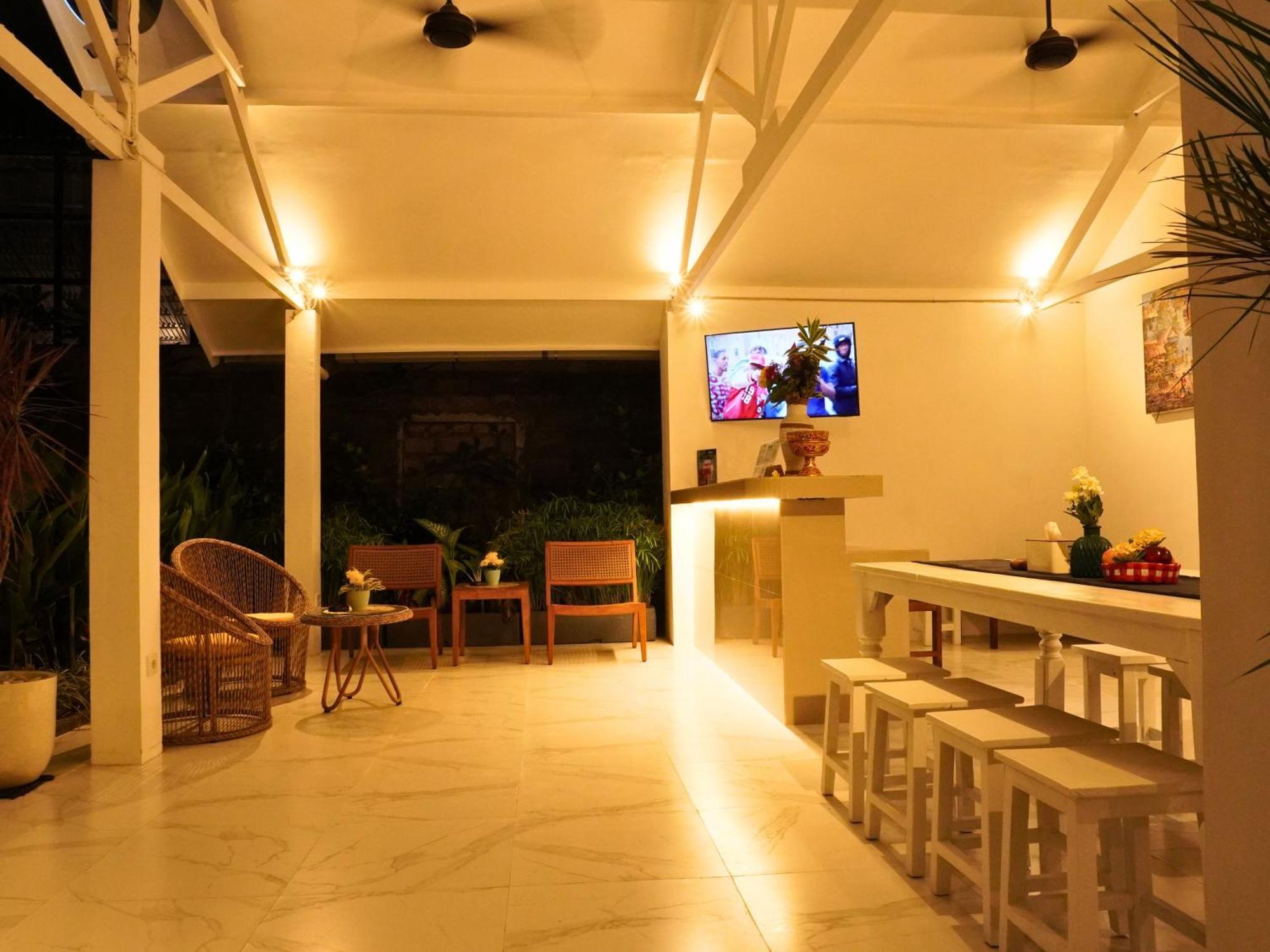 Summer Of Surf Hostel Uluwatu Ungasan Exteriör bild